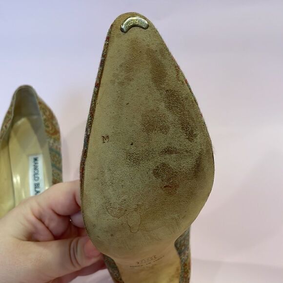 ✨HOST PICK✨Manolo Blahnik Paisley Tapestry Heel Great Used Condition Womens Euro - Picture 9 of 12